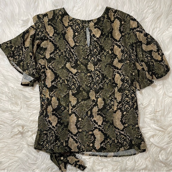 Snake print tie-waist blouse - Picture 3 of 5